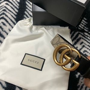 Gucci Women’s GG belt with Double G buckle
